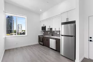 3727 S Hood Ave, Portland, OR 97239 - Photo 12