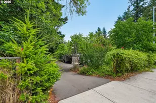 10975 SW Walnut St, Portland, OR 97223 - Photo 2