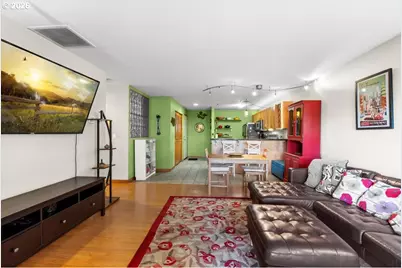 720 NW Naito Pkwy #D-17, Portland, OR 97209 - Photo 4