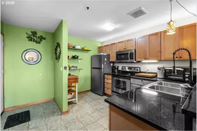 720 NW Naito Pkwy #D-17, Portland, OR 97209 - Photo 8