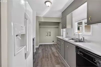 205 S 54th St #20, Springfield, OR 97478 - Photo 8