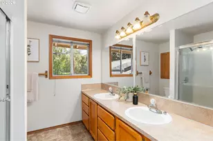 16050 NW Somerset Dr, Beaverton, OR 97006 - Photo 24