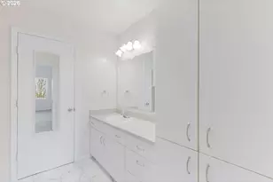 6645 W Burnside St, Portland, OR 97210 - Photo 20