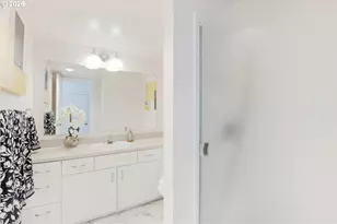 6645 W Burnside St, Portland, OR 97210 - Photo 16