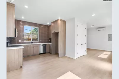 4043 SE 115th Ave, Portland, OR 97266 - Photo 4