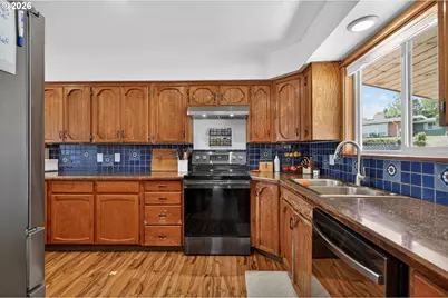 713 E 21st Pl, The Dalles, OR 97058 - Photo 10