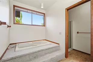 587 Wimbledon Ct, Eugene, OR 97401 - Photo 22