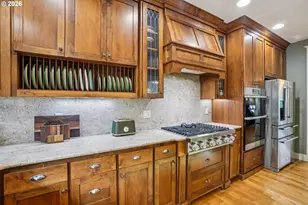 10137 SW Lancaster Rd, Portland, OR 97219 - Photo 14