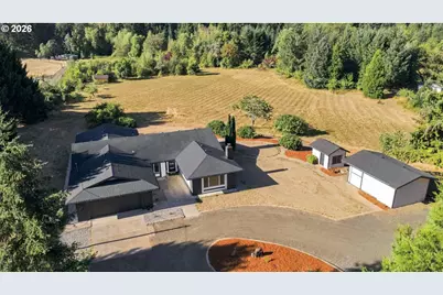 312 Bryant Ln, Roseburg, OR 97471 - Photo 2