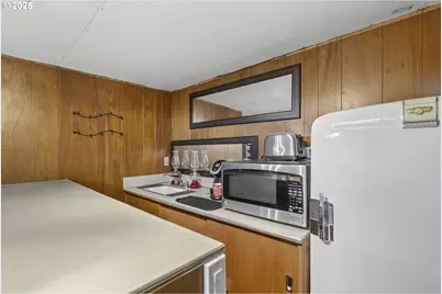 17821 SE Morrison Ct, Portland, OR 97233 - Photo 26