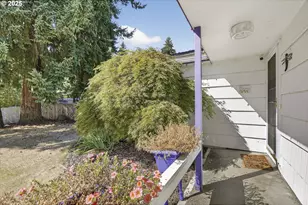 17821 SE Morrison Ct, Portland, OR 97233 - Photo 4