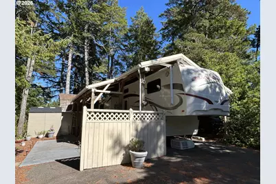 141 Outer Dr, Florence, OR 97439 - Photo 2