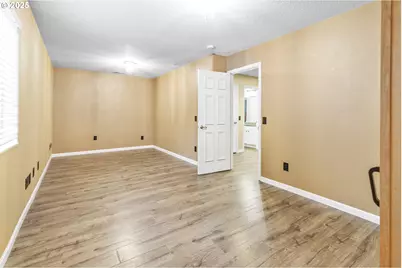 13155 Century Dr, Oregon City, OR 97045 - Photo 38