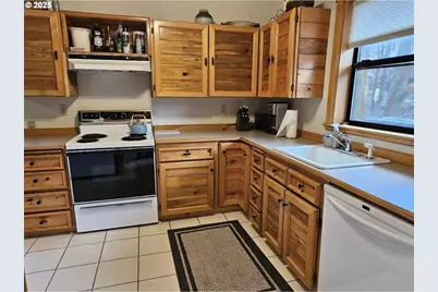 804 Riverside St, Maupin, OR 97037 - Photo 8