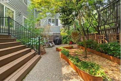 2375 NW Northrup St #B, Portland, OR 97210 - Photo 44