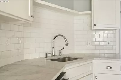 2375 NW Northrup St #B, Portland, OR 97210 - Photo 16