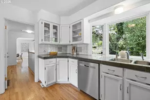 2779 SW Sherwood Dr, Portland, OR 97201 - Photo 16