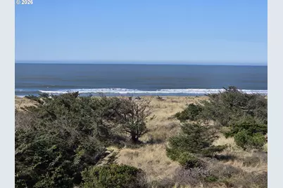 29134 Ellensburg Ave #16, Gold Beach, OR 97444 - Photo 2