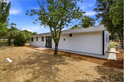 7563 SE Flavel St, Portland, OR 97206 - Photo 4
