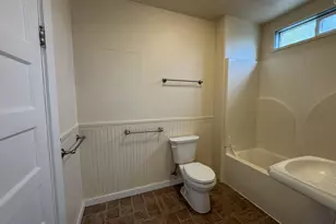 90 E 20th Ave, Eugene, OR 97405 - Photo 10
