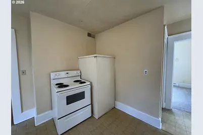 90 E 20th Ave, Eugene, OR 97405 - Photo 8