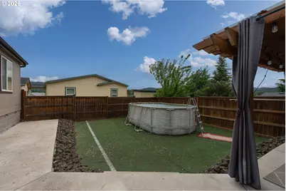 310 Monte Dr, Roseburg, OR 97471 - Photo 14