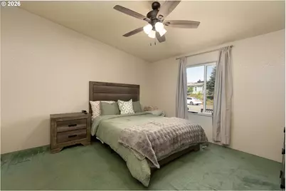 310 Monte Dr, Roseburg, OR 97471 - Photo 10
