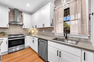 7806 N Jersey St, Portland, OR 97203 - Photo 12