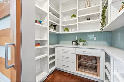 1336 NE Holland St, Portland, OR 97211 - Photo 12