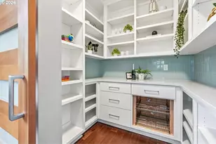 1336 NE Holland St, Portland, OR 97211 - Photo 12