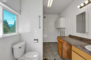 48400 Railroad Ave, Oakridge, OR 97463 - Photo 18