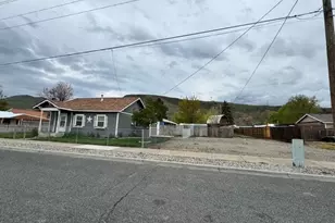 1009 Valley Ave, Baker City, OR 97814 - Photo 2