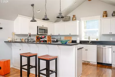 5310 NE Neptune Ln, Lincoln City, OR 97367 - Photo 12