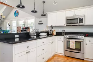 5310 NE Neptune Ln, Lincoln City, OR 97367 - Photo 14
