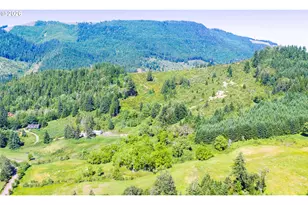 8955 Scotts Valley Rd, Yoncalla, OR 97499 - Photo 16