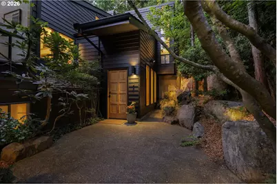 4202 SW Melville Ave, Portland, OR 97239 - Photo 2