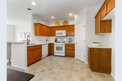 17073 SW Pleasanton Ln, Beaverton, OR 97003 - Photo 6