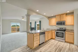 2469 Dorsey Dr, Hubbard, OR 97032 - Photo 8