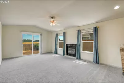 2469 Dorsey Dr, Hubbard, OR 97032 - Photo 10