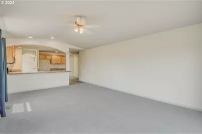 2469 Dorsey Dr, Hubbard, OR 97032 - Photo 12