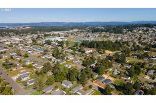 545 S Wall St, Coos Bay, OR 97420 - Photo 38