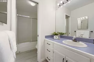 10708 SW 11th Dr, Portland, OR 97219 - Photo 24