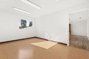 165 N Lotus Beach Dr, Portland, OR 97217 - Photo 28