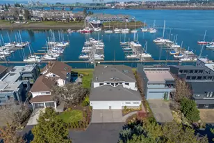 165 N Lotus Beach Dr, Portland, OR 97217 - Photo 2