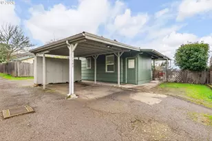 1565 NE Todd St, Roseburg, OR 97470 - Photo 22