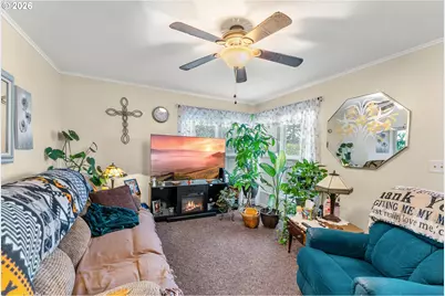 1565 NE Todd St, Roseburg, OR 97470 - Photo 4