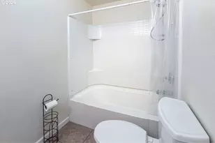 790 Birch St, Junction City, OR 97448 - Photo 14