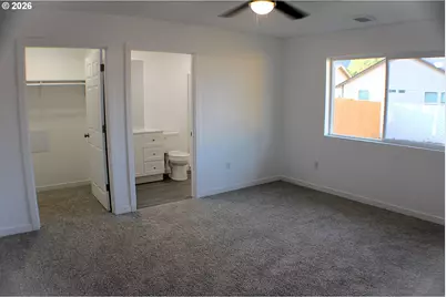 203 Henry St, Myrtle Creek, OR 97457 - Photo 6