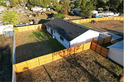 203 Henry St, Myrtle Creek, OR 97457 - Photo 14
