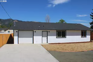 203 Henry St, Myrtle Creek, OR 97457 - Photo 2